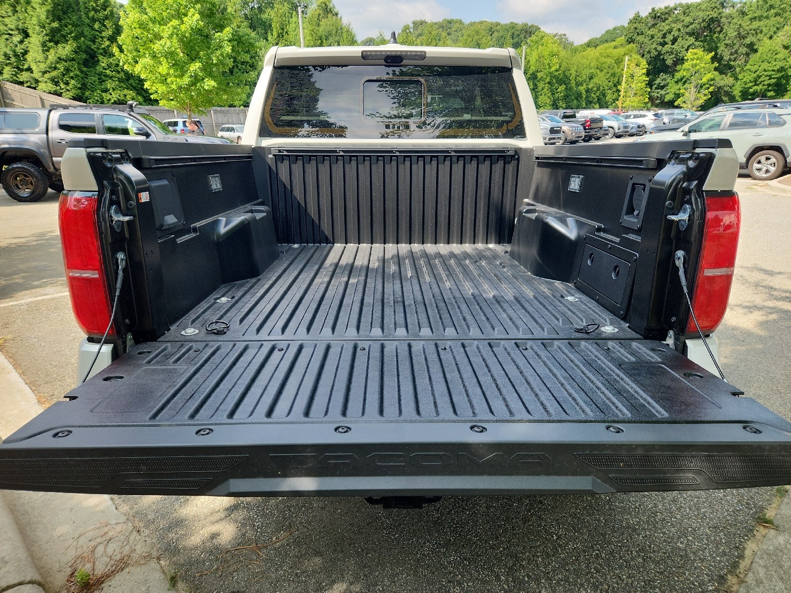 2026 Toyota Tacoma 4WD 4WD DBL LIMITED 5'