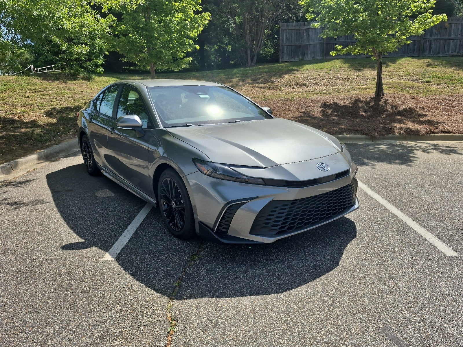 2026 Toyota Camry 4DR CVT HYB SE