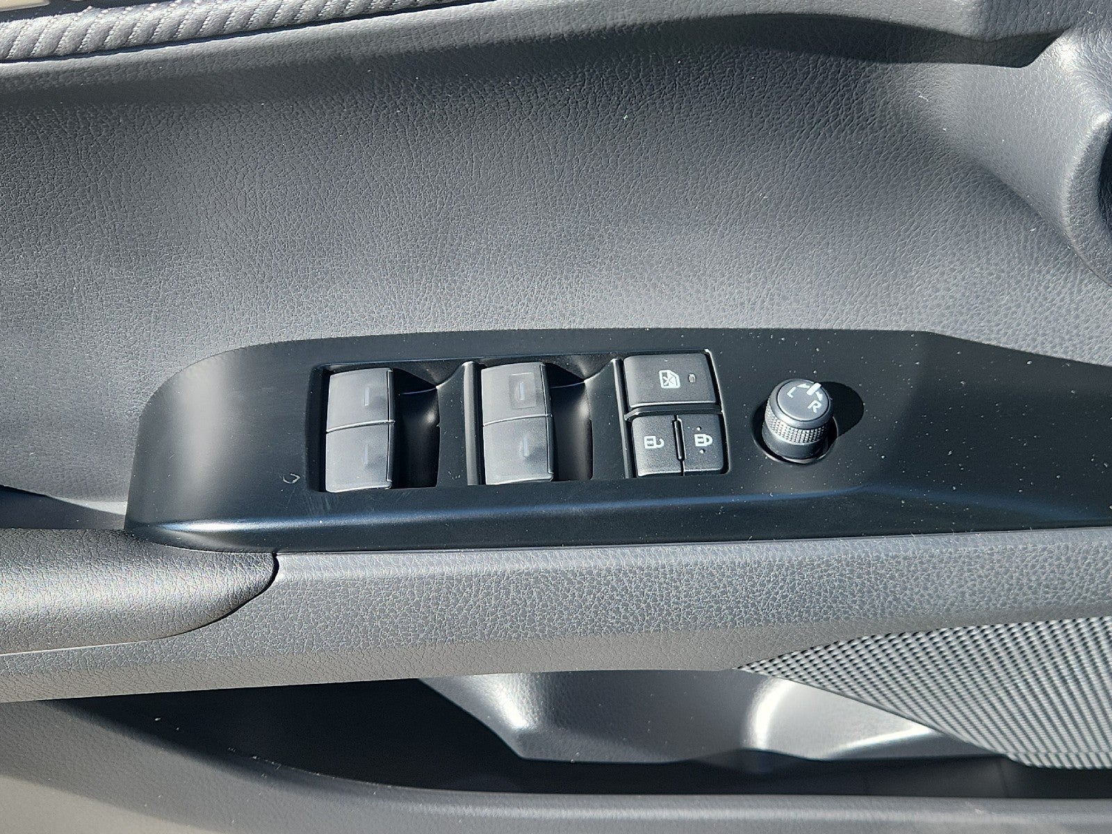 2026 Toyota Camry Hybrid SE