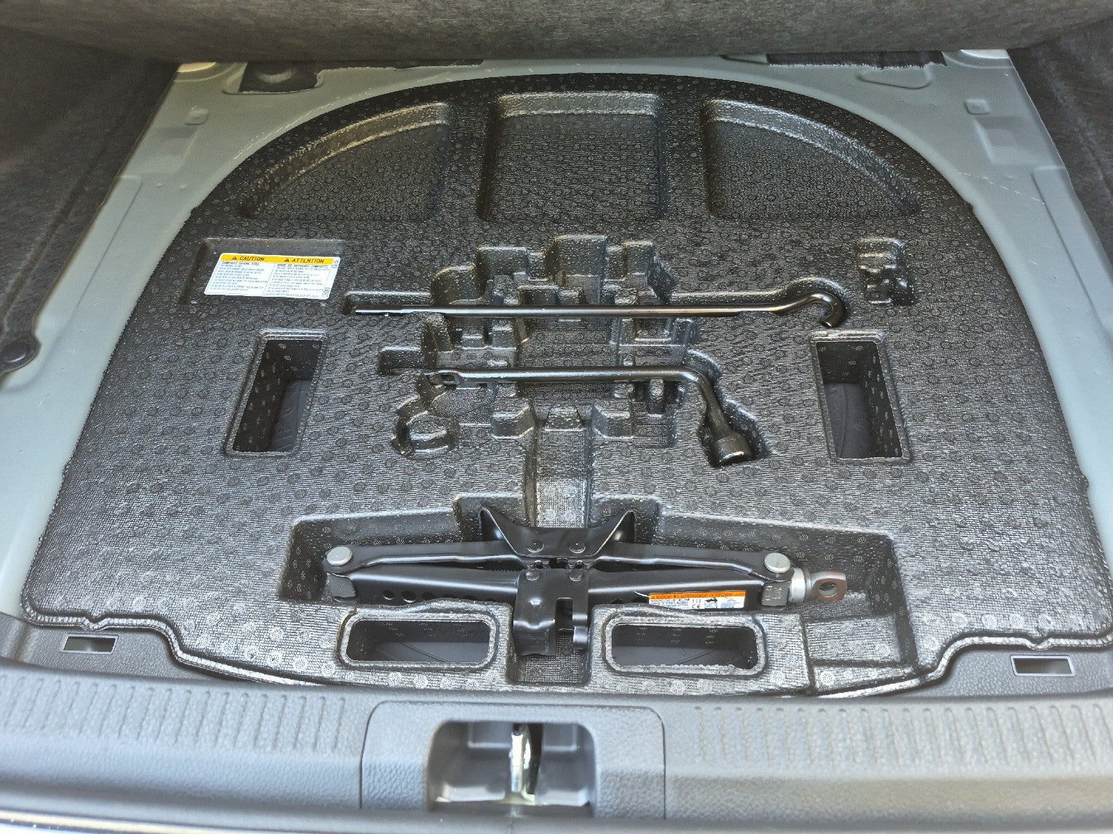 2026 Toyota Camry 4DR CVT HYB SE