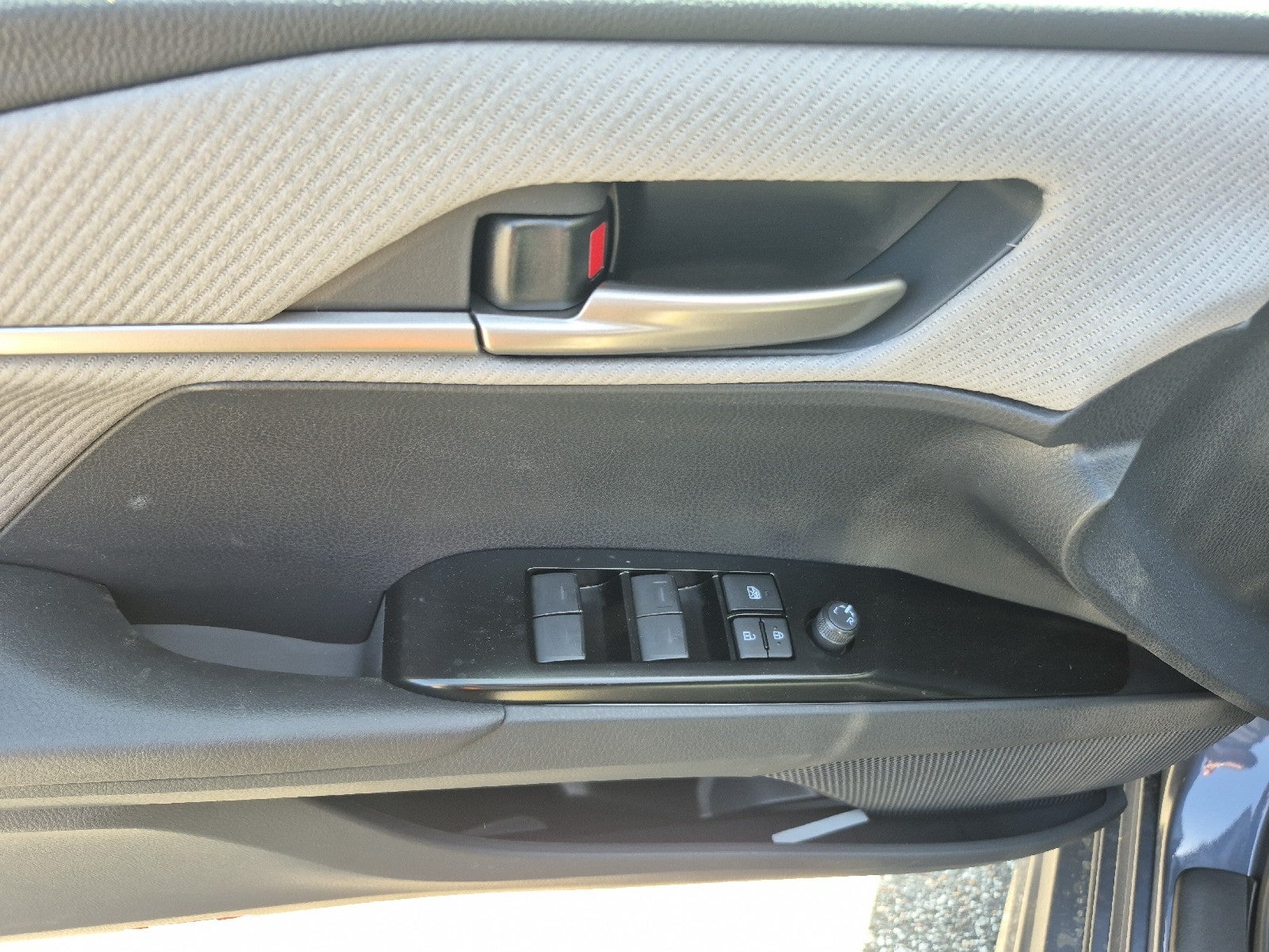 2026 Toyota Camry 4DR CVT HYB SE