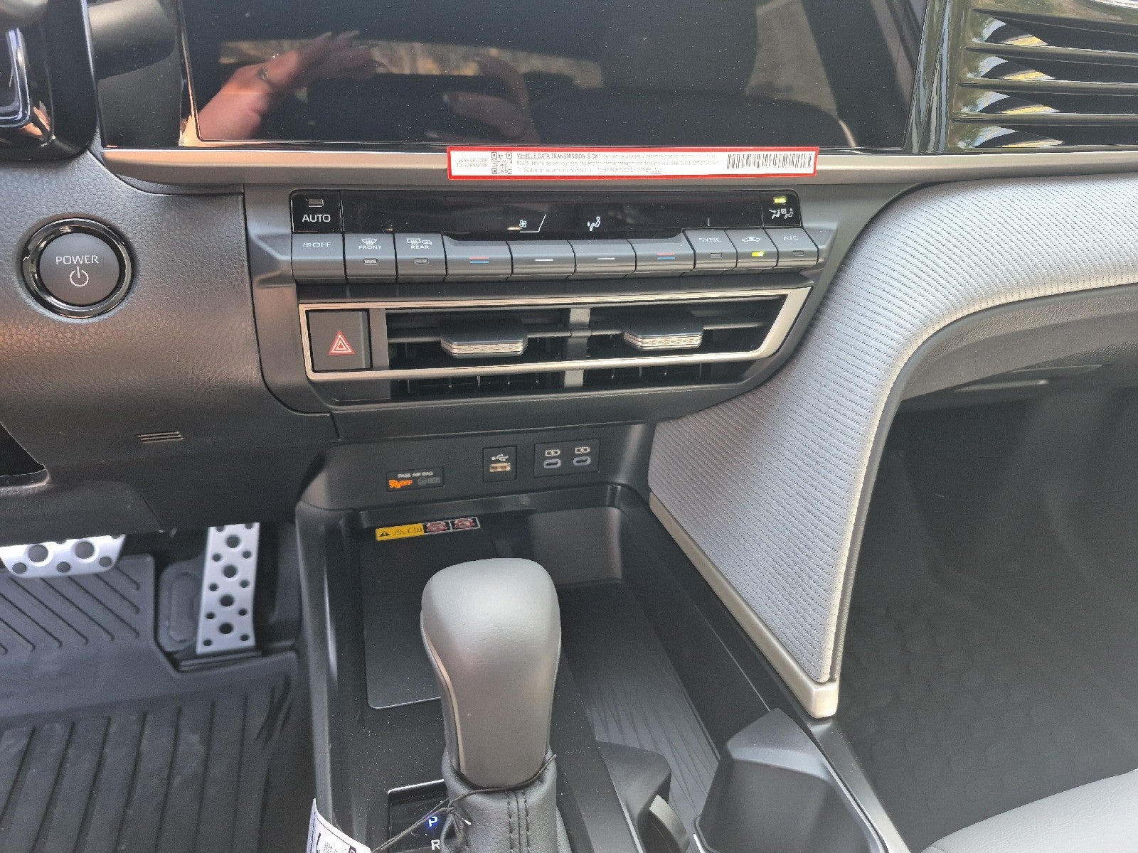 2026 Toyota Camry 4DR CVT HYB SE