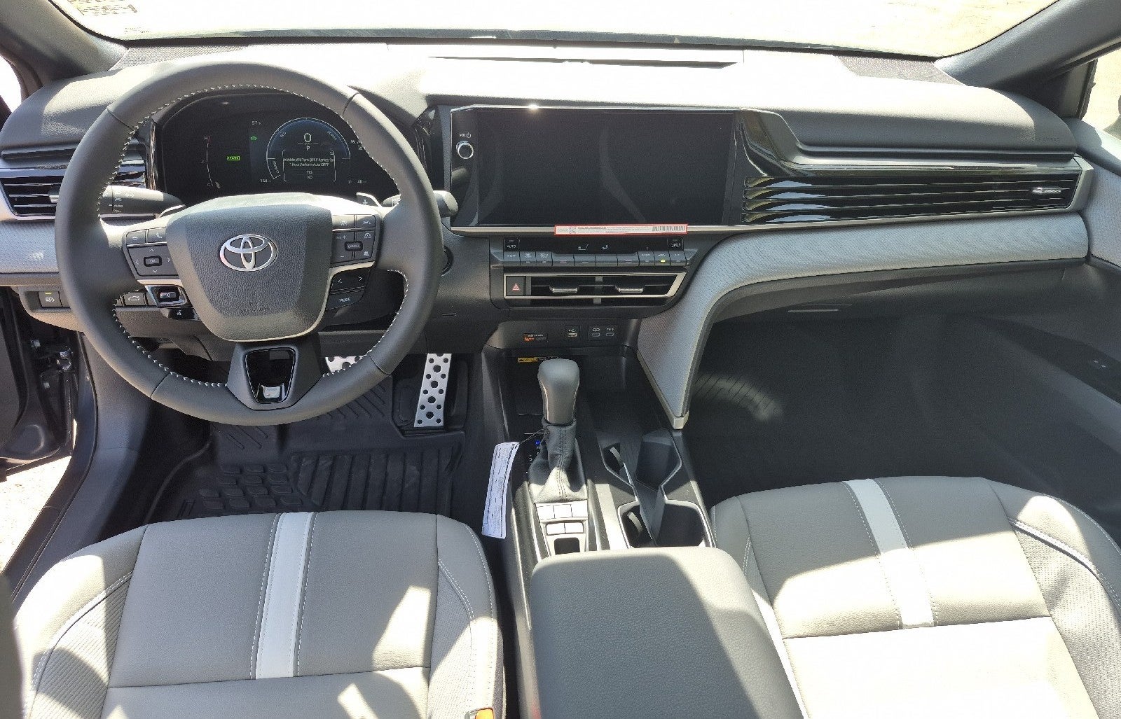 2026 Toyota Camry 4DR CVT HYB SE