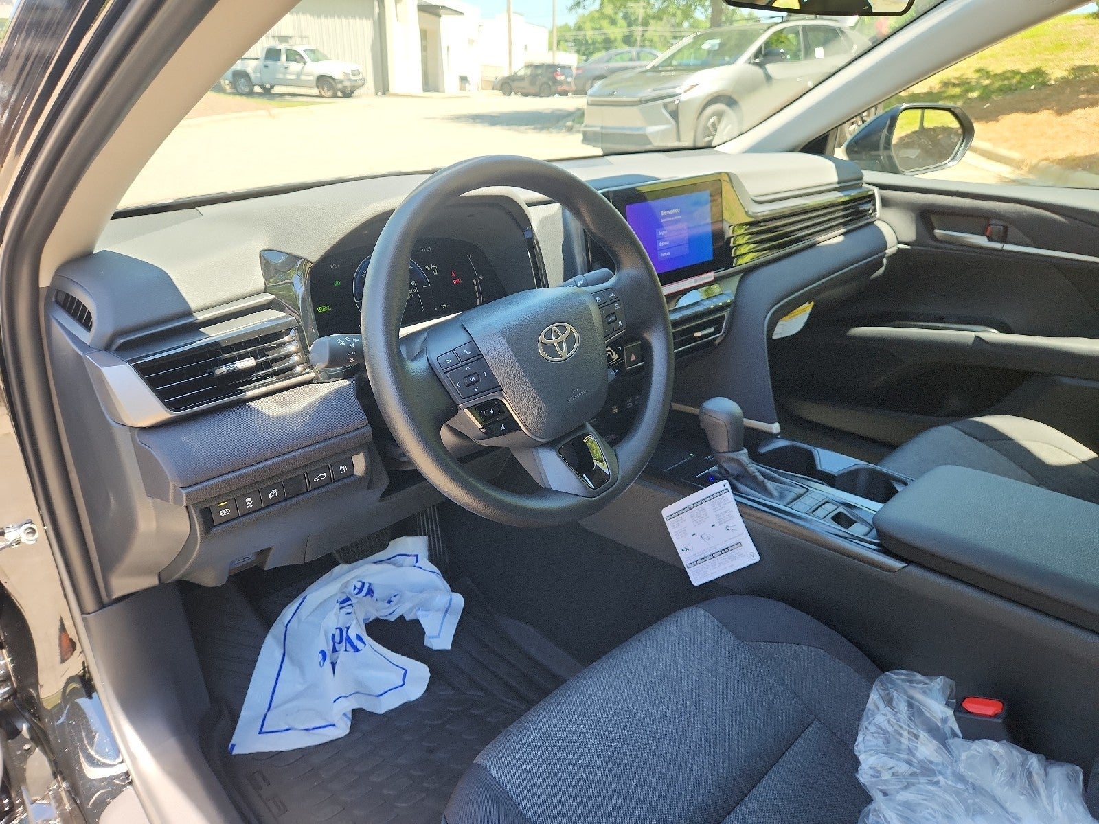2026 Toyota Camry 4DR CVT HYB LE