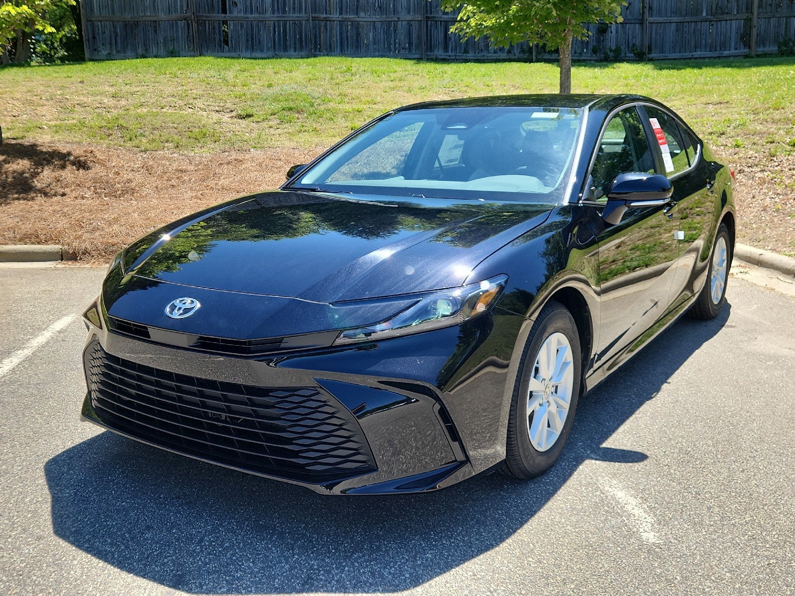 2026 Toyota Camry 4DR CVT HYB LE