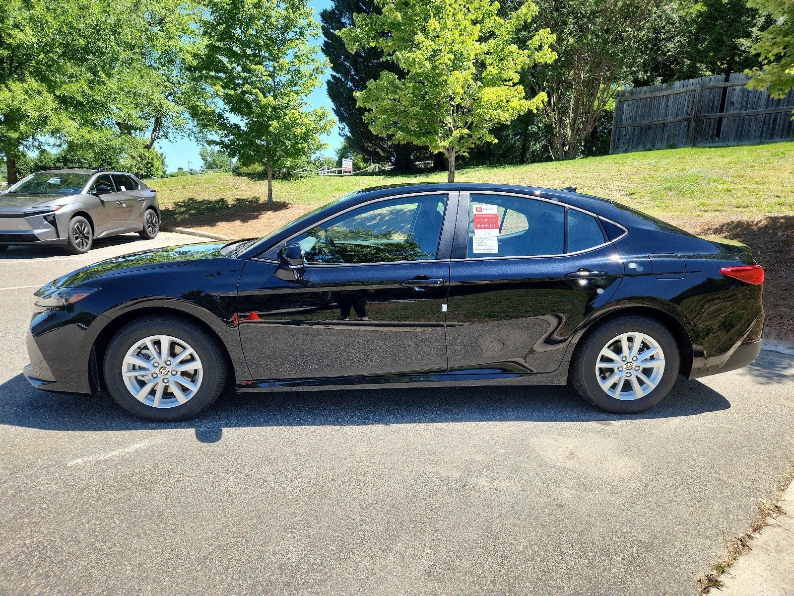 2026 Toyota Camry 4DR CVT HYB LE