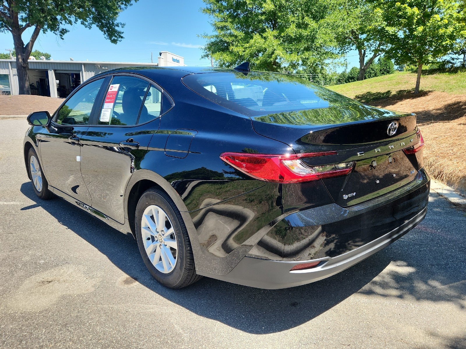 2026 Toyota Camry 4DR CVT HYB LE