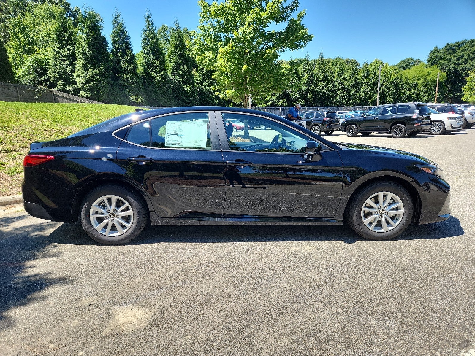 2026 Toyota Camry 4DR CVT HYB LE