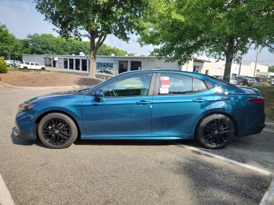 2026 Toyota Camry 4DR CVT HYB SE