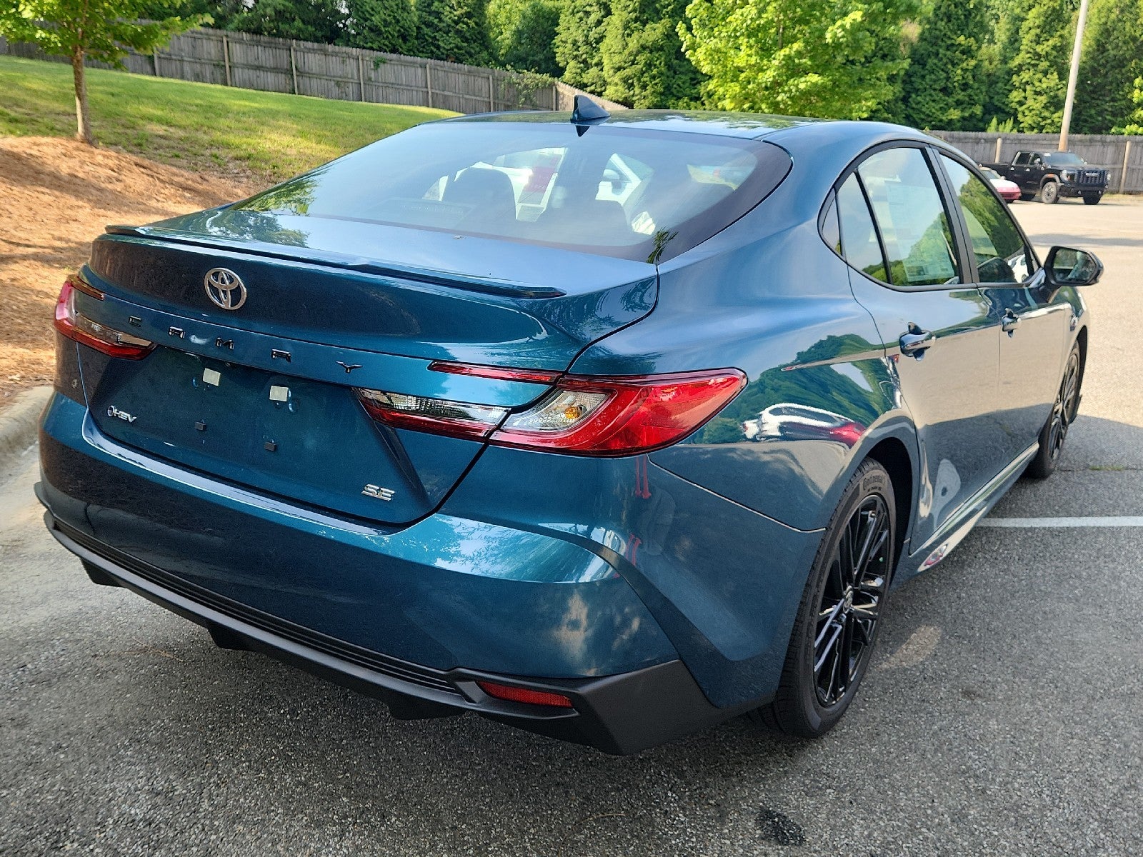 2026 Toyota Camry 4DR CVT HYB SE
