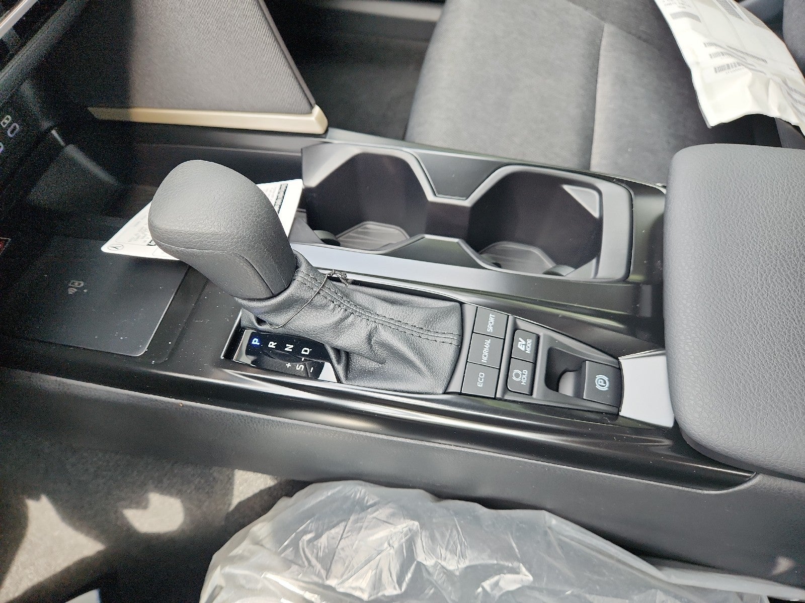 2026 Toyota Camry 4DR CVT HYB LE