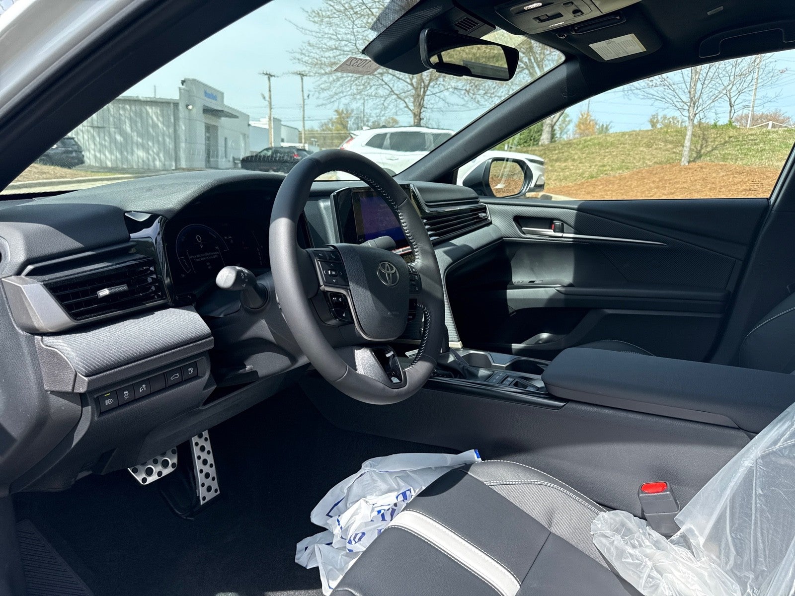 2026 Toyota Camry 4DR CVT HYB SE