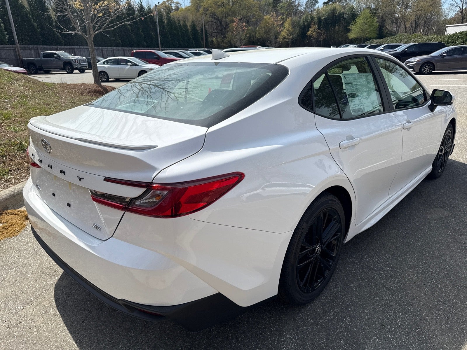 2026 Toyota Camry 4DR CVT HYB SE