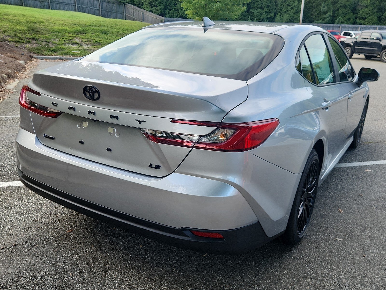 2026 Toyota Camry 4DR CVT HYB LE