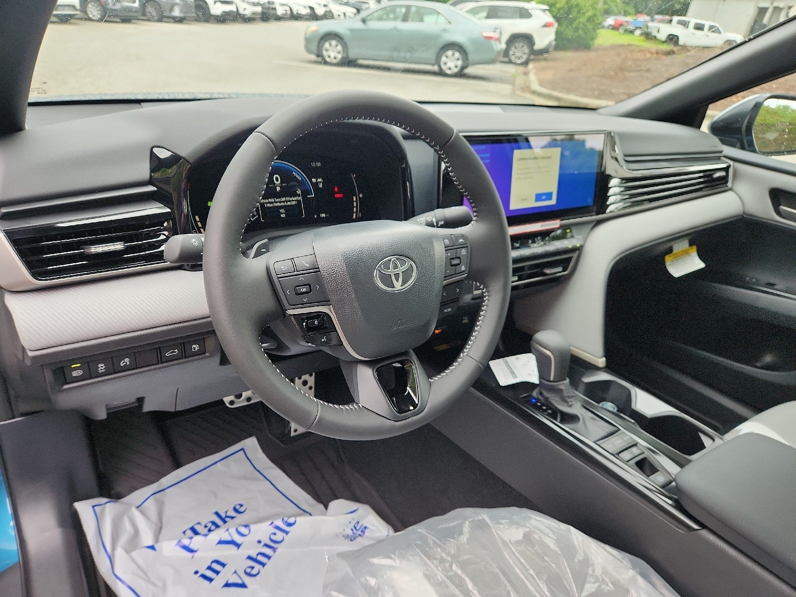 2026 Toyota Camry 4DR CVT HYB SE