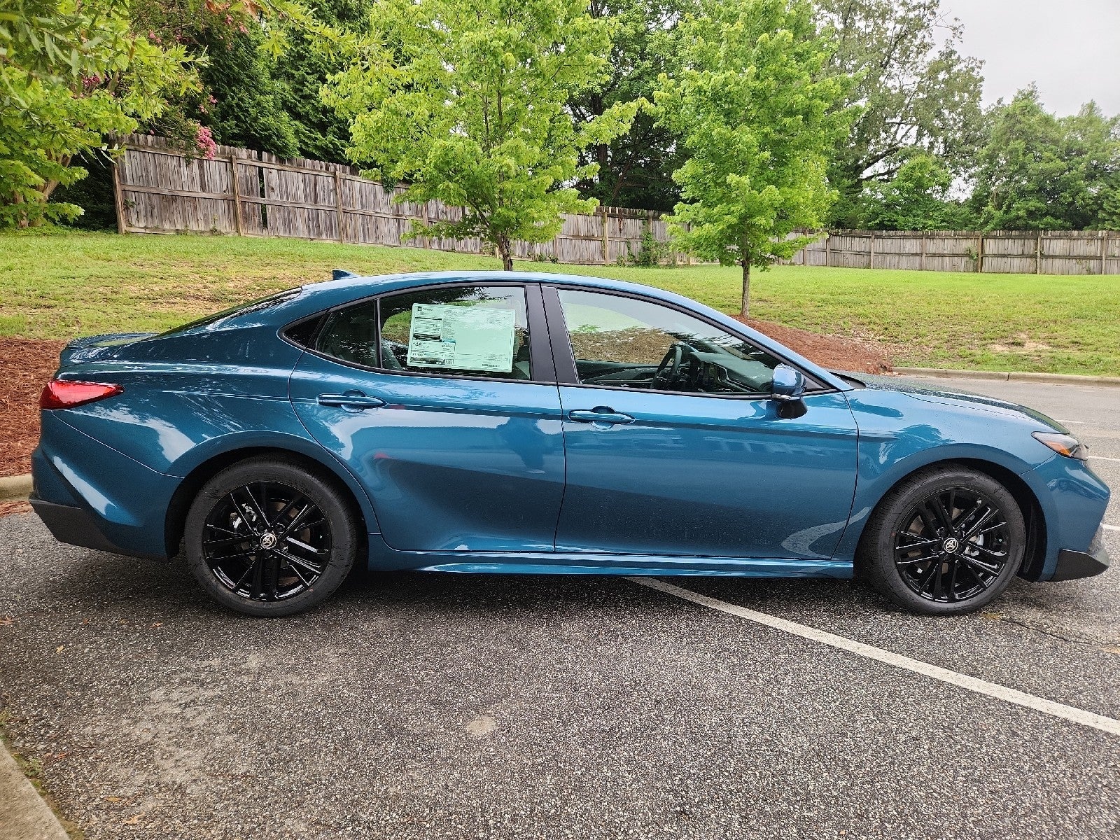 2026 Toyota Camry 4DR CVT HYB SE
