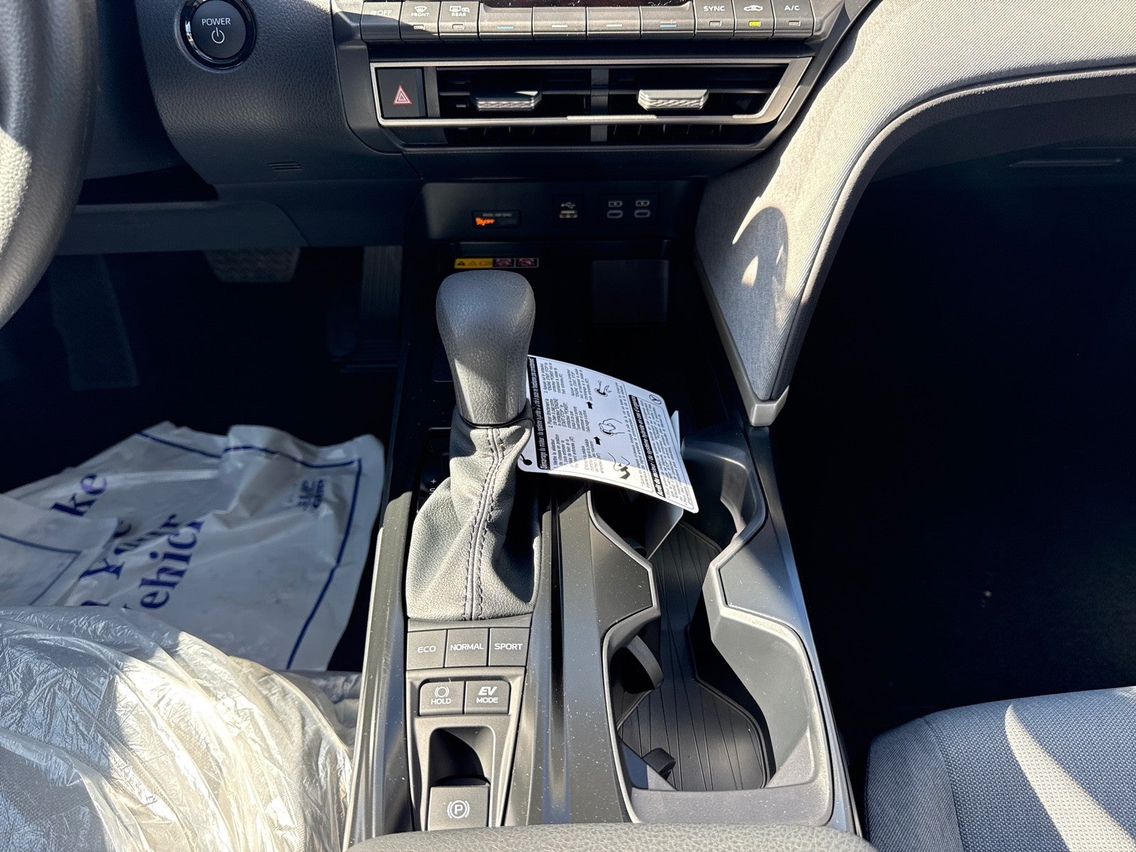 2026 Toyota Camry 4DR CVT HYB LE