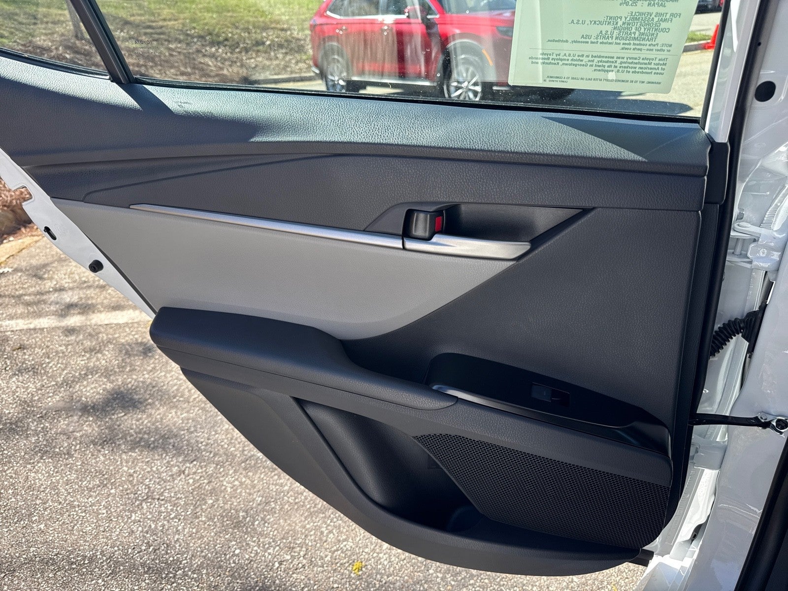 2026 Toyota Camry 4DR CVT HYB LE