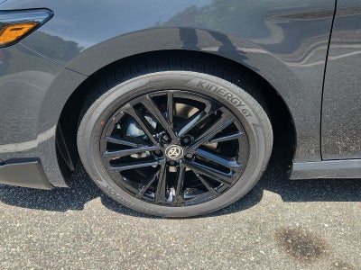 2026 Toyota Camry 4DR CVT HYB SE