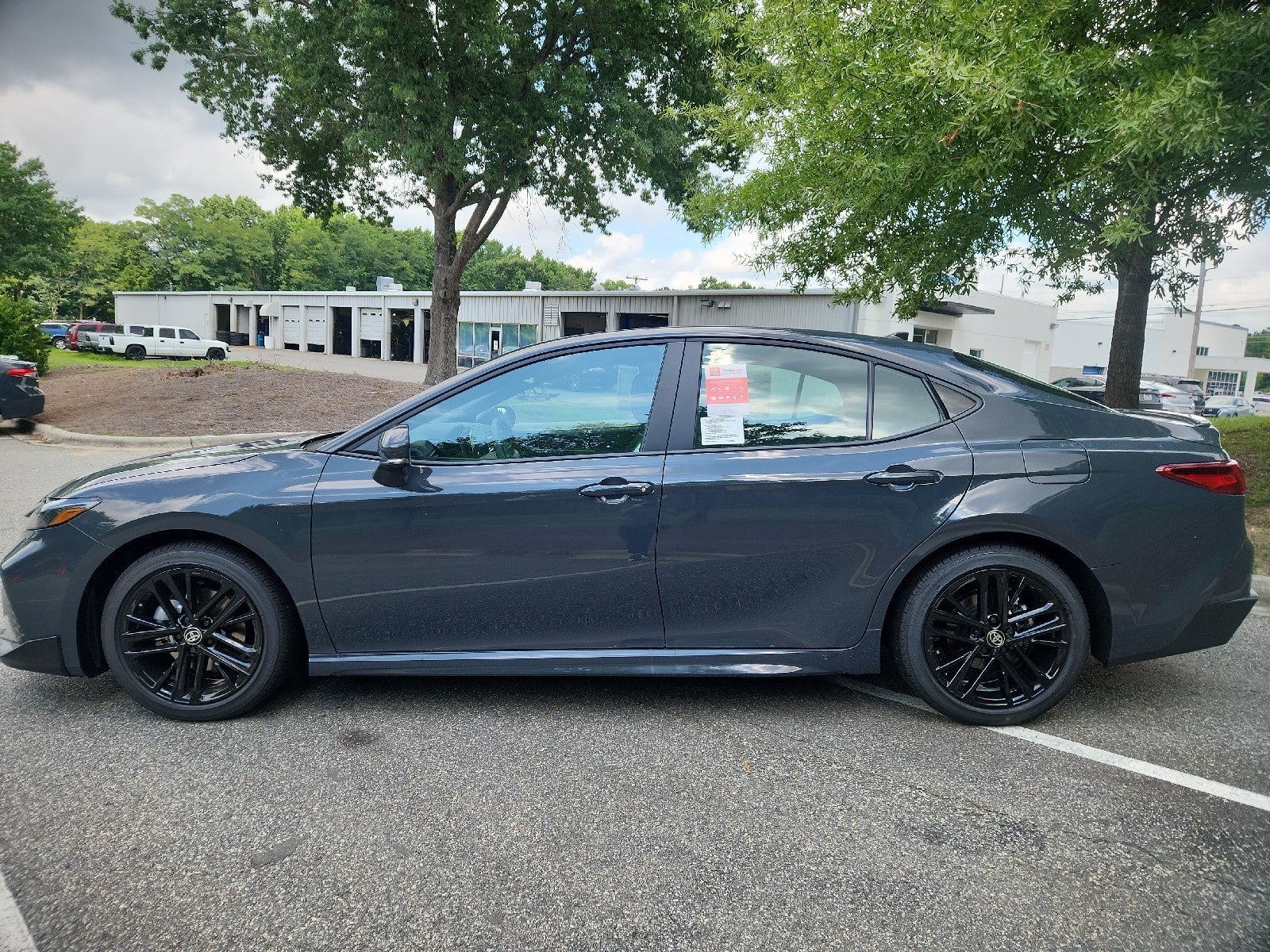 2026 Toyota Camry 4DR CVT HYB SE
