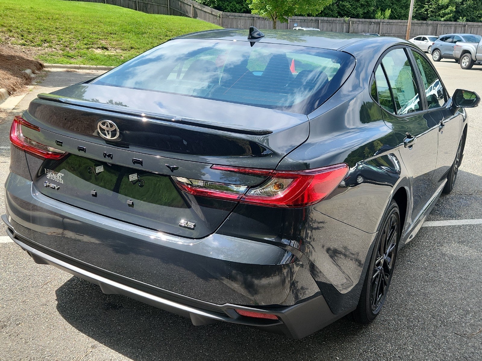 2026 Toyota Camry 4DR CVT HYB SE