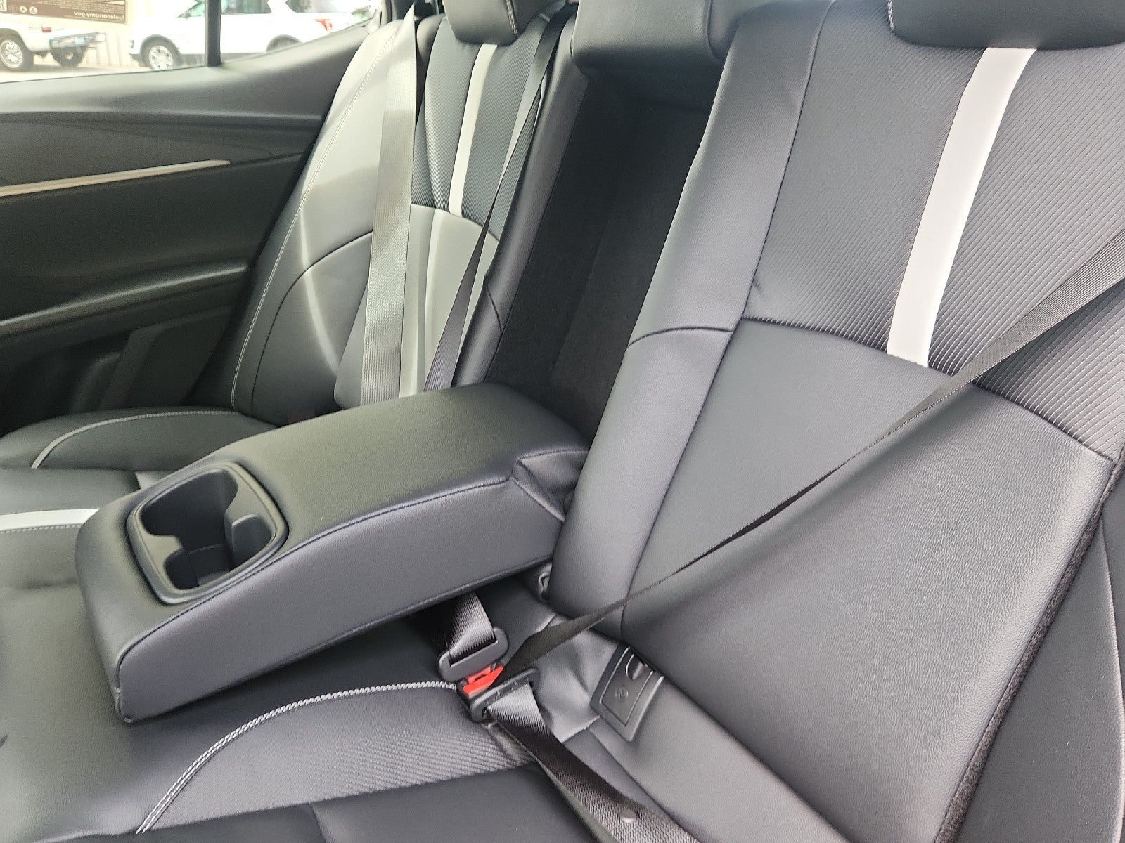 2026 Toyota Camry 4DR CVT HYB SE