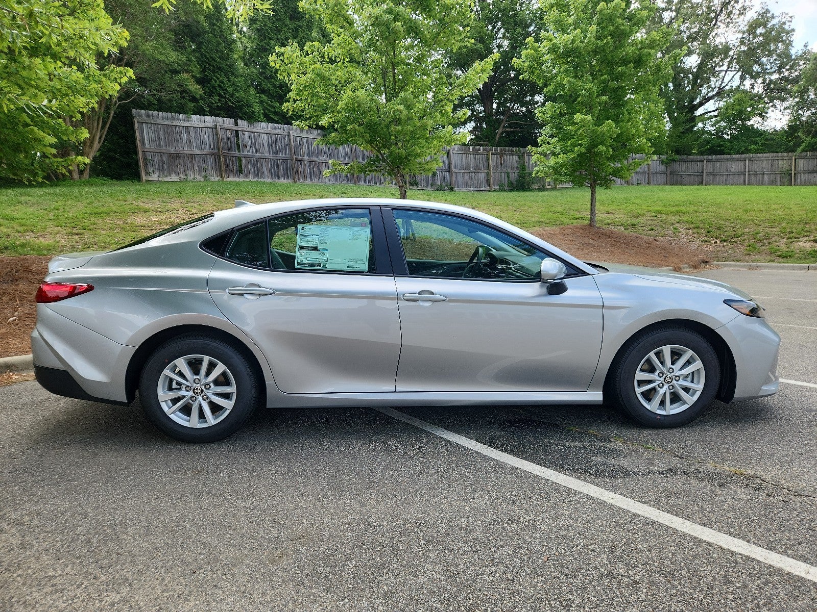 2026 Toyota Camry 4DR CVT HYB LE