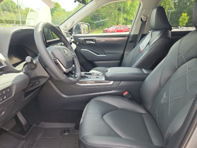 2026 Toyota Highlander Hybrid Hybrid Platinum