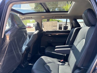 2026 Toyota Highlander Hybrid Hybrid Platinum
