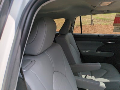 2026 Toyota Highlander Hybrid Hybrid XLE