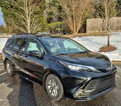 2026 Toyota Sienna 4DR FWD 8P XLE