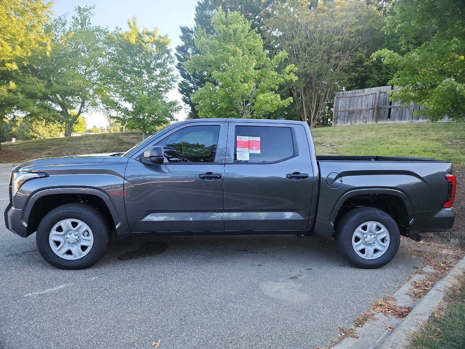 2026 Toyota Tundra 4WD 4WD CREW SR 5.5'