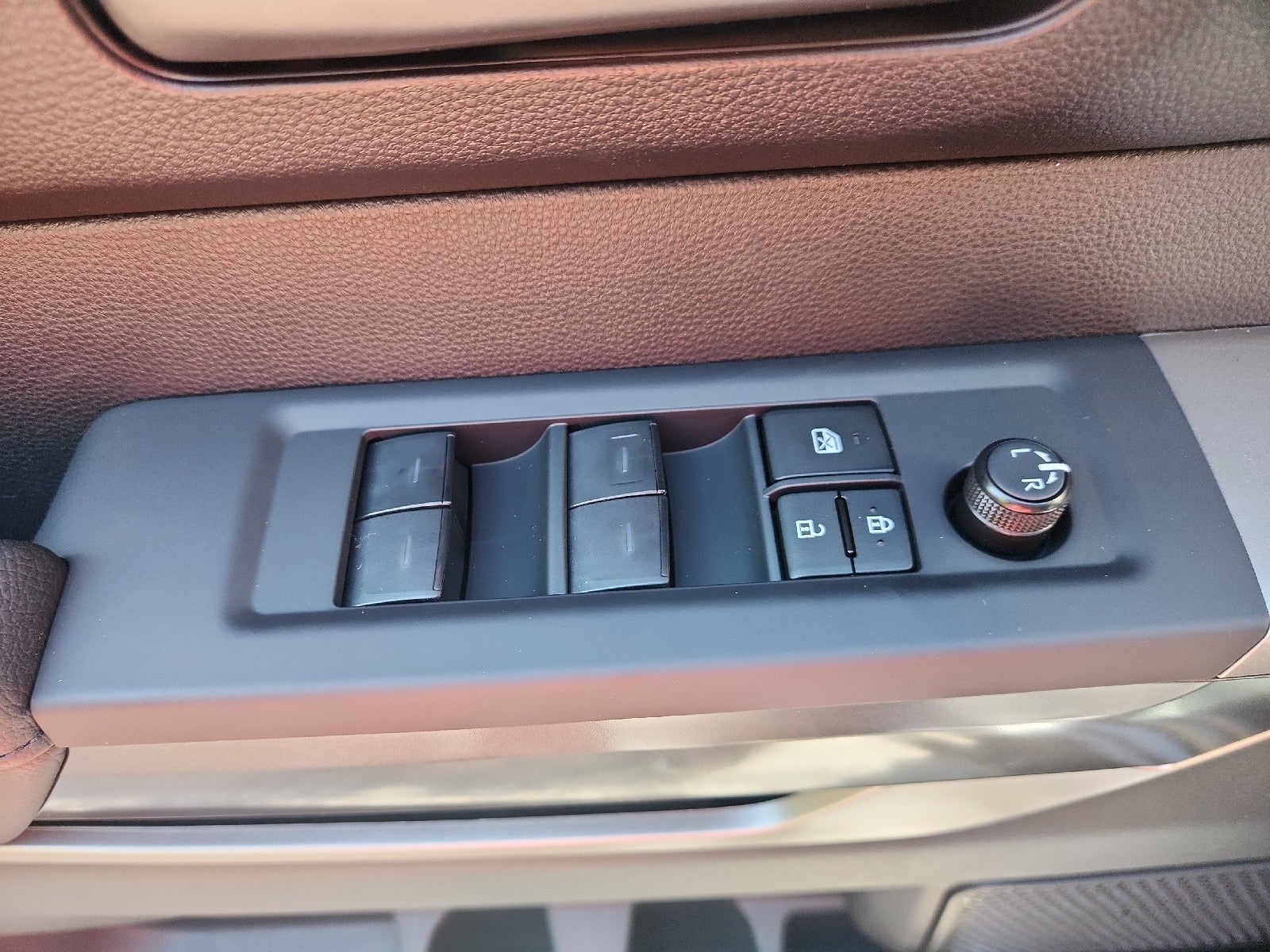 2026 Toyota Tundra 4WD 4WD CREW SR5 5.5'