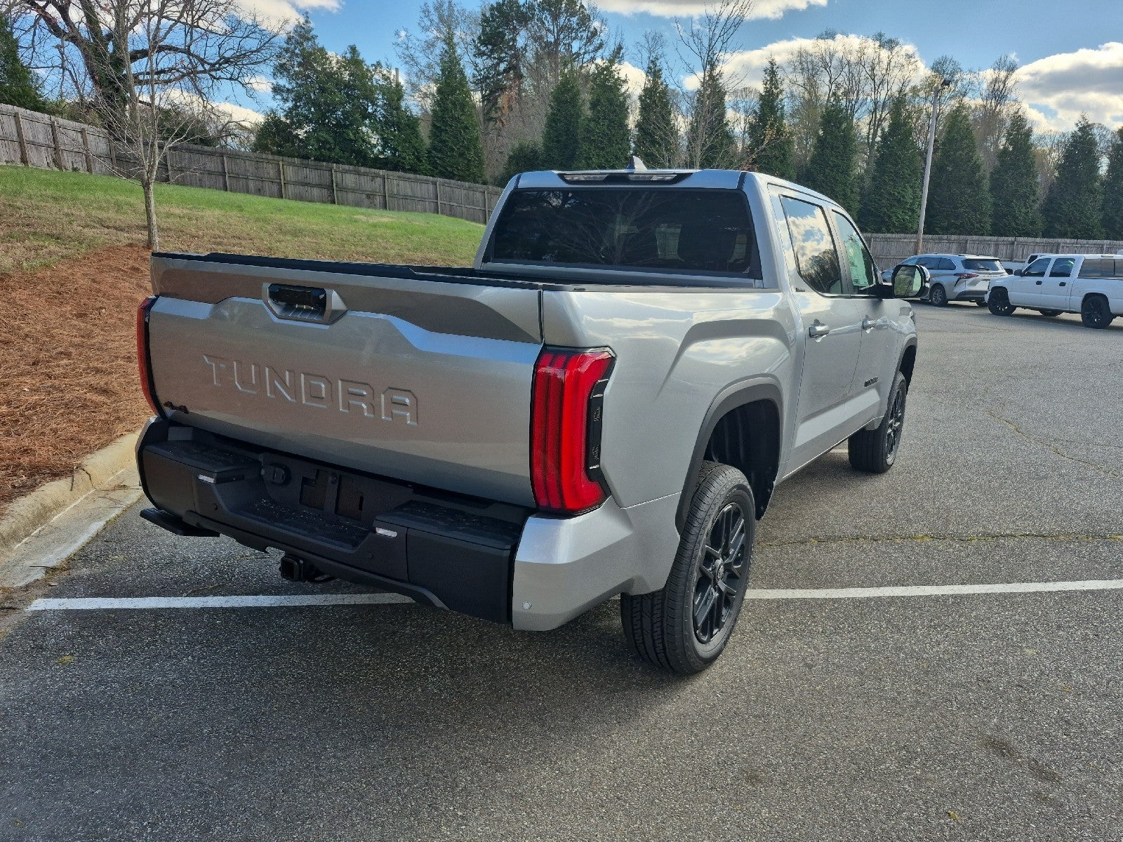 2026 Toyota Tundra 4WD 4WD CREW LIMITED 5.5