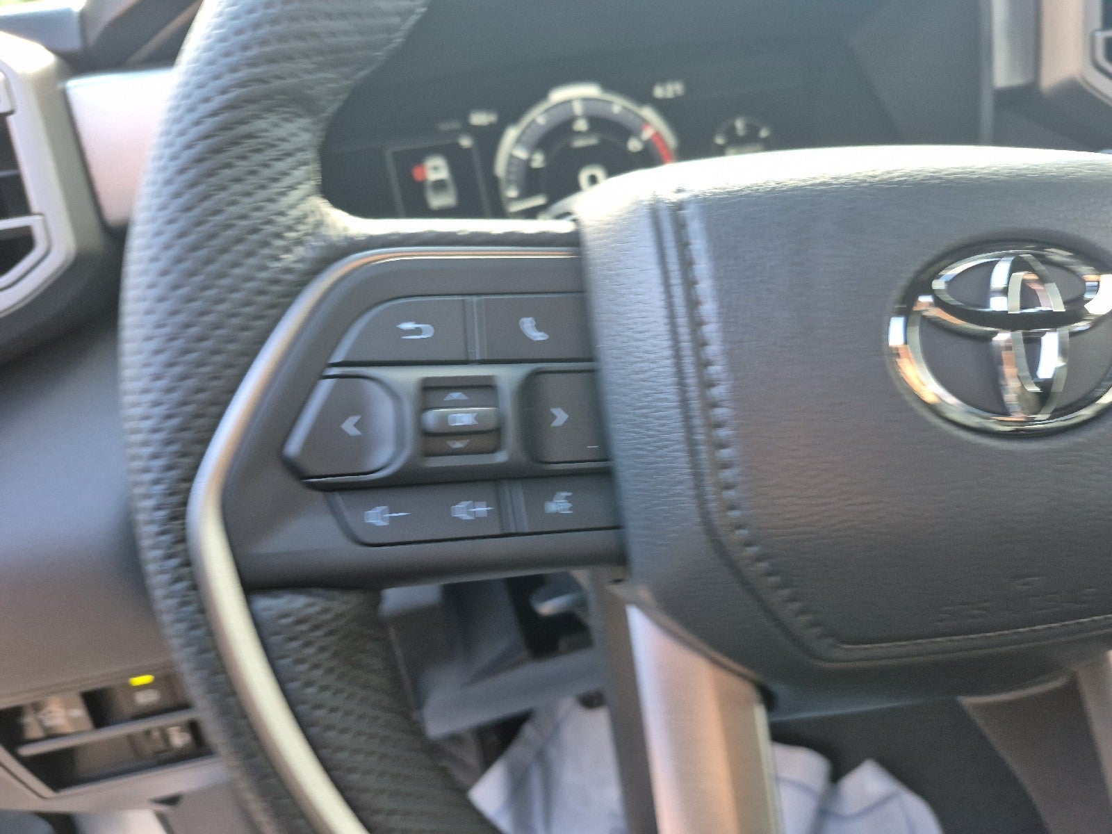 2026 Toyota Tundra 4WD 4WD CREW LIMITED 5.5