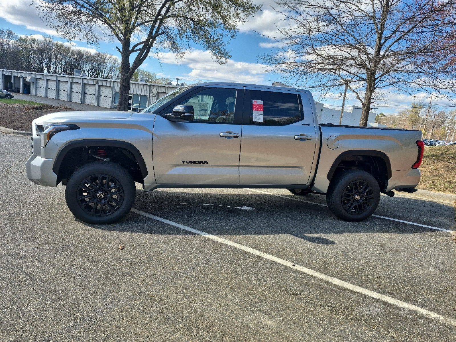 2026 Toyota Tundra 4WD 4WD CREW LIMITED 5.5