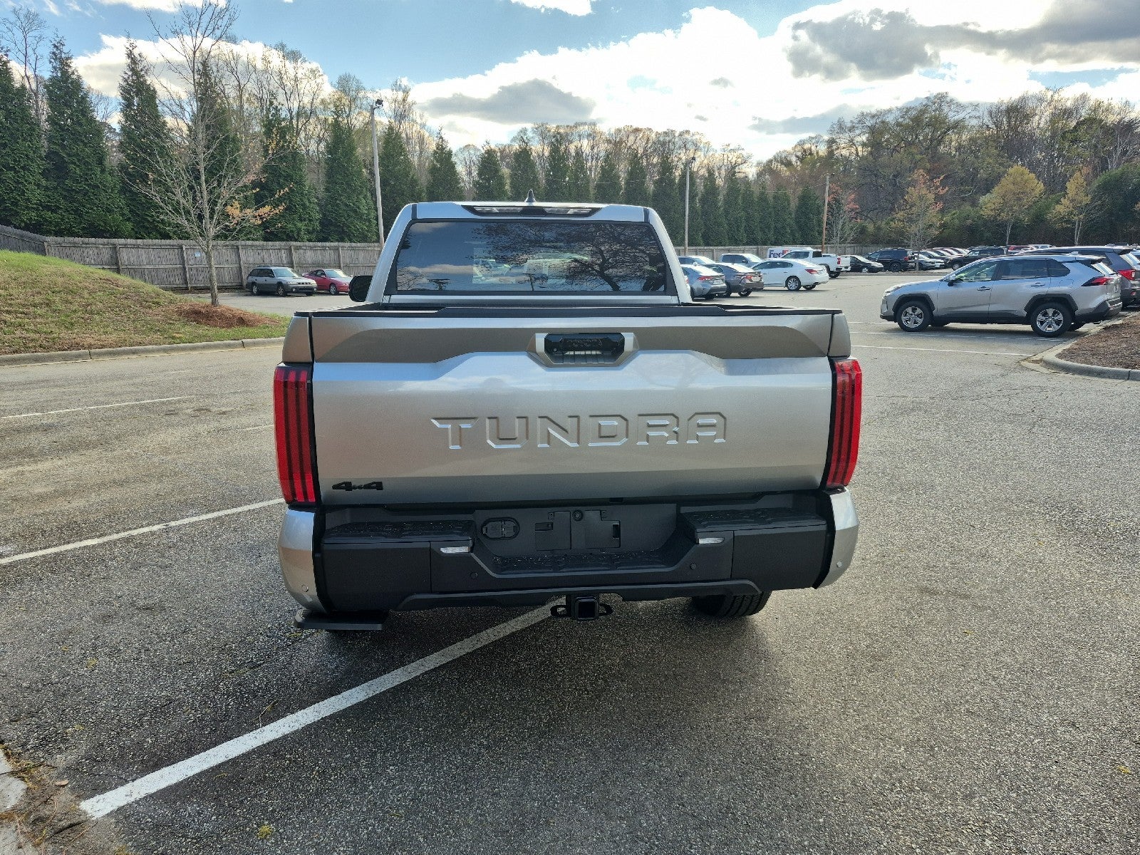 2026 Toyota Tundra 4WD 4WD CREW LIMITED 5.5