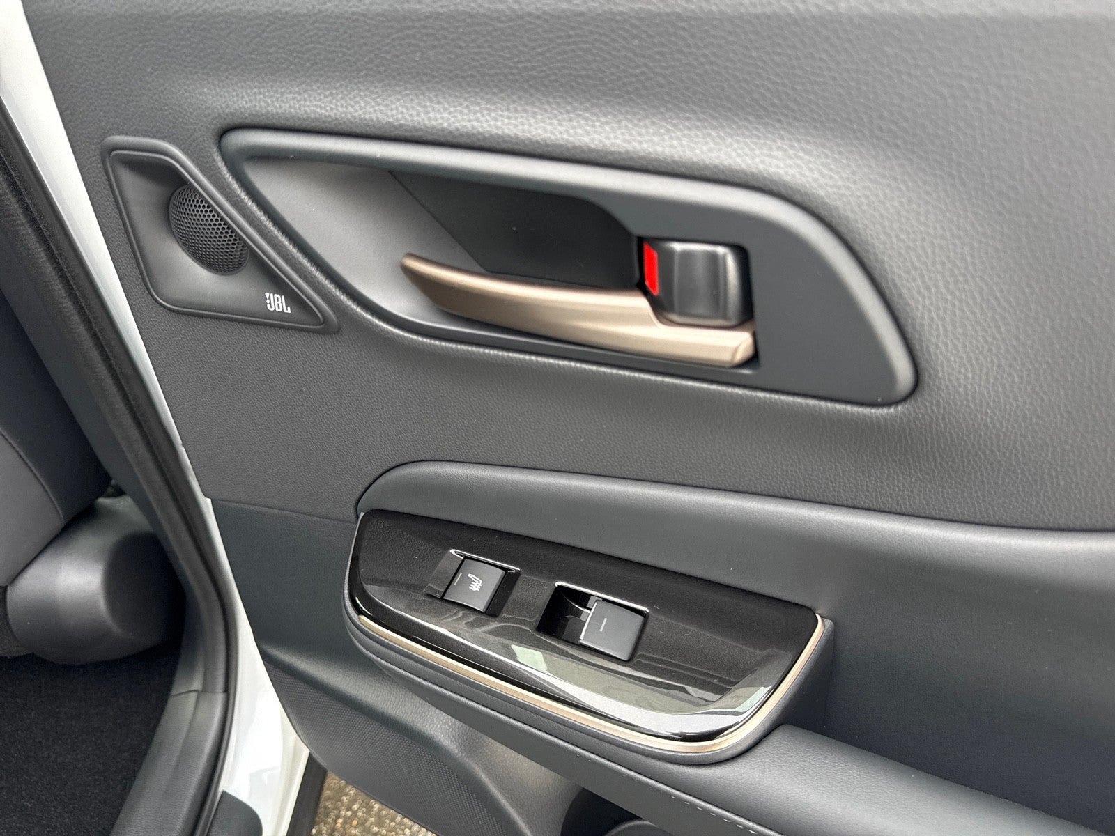 2026 Toyota Crown 4DR AWD PLATINUM