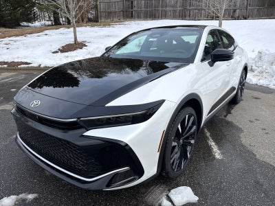 2026 Toyota Crown 4DR AWD PLATINUM