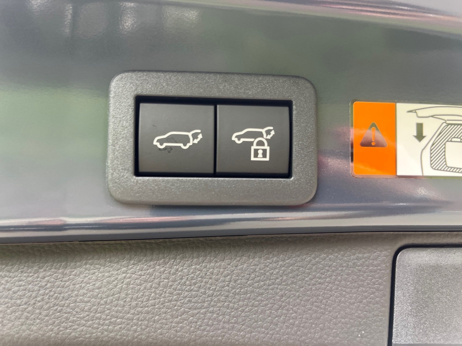 2026 Toyota RAV4 Plug-In Hybrid 4DR SE