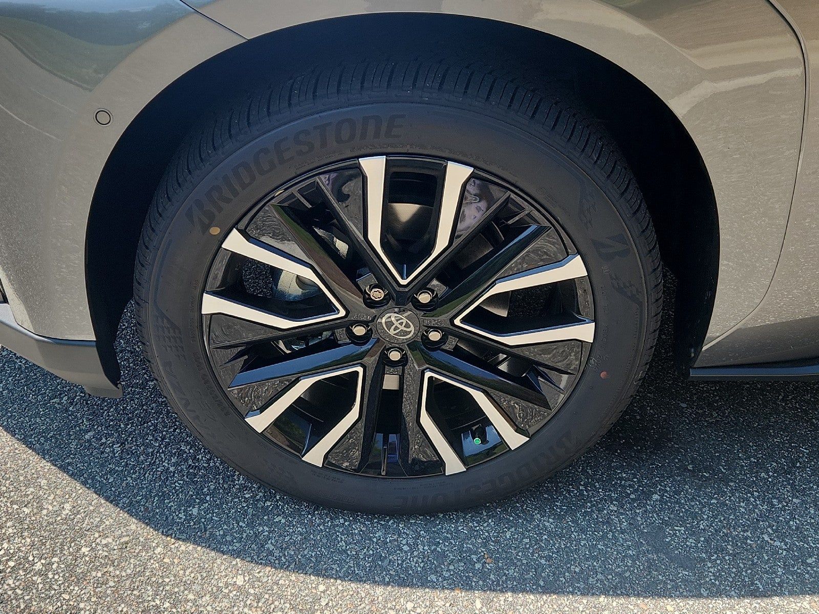 2026 Toyota bZ 4DR AWD LIMITED