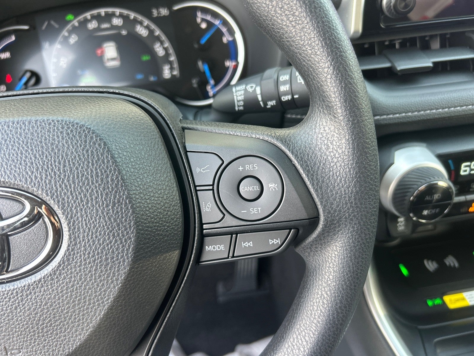 2025 Toyota RAV4 Hybrid Hybrid XLE