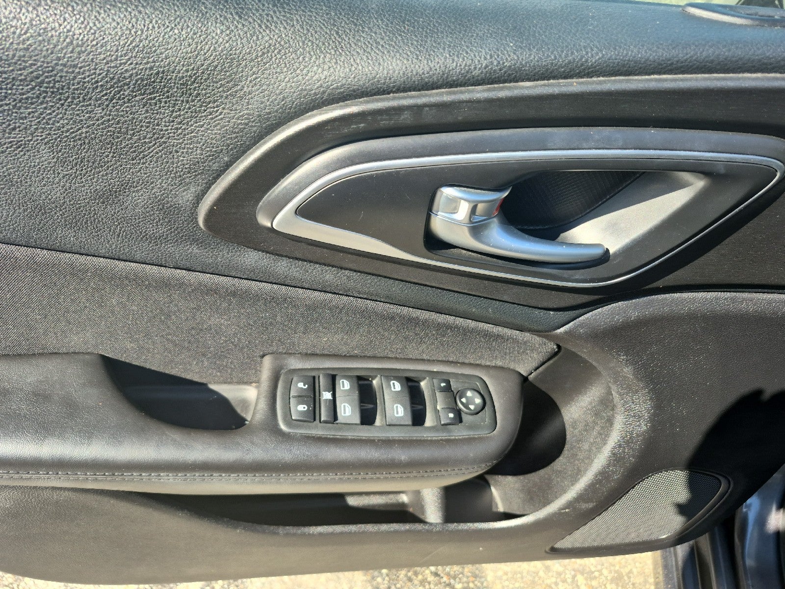 2015 Chrysler 200 LX