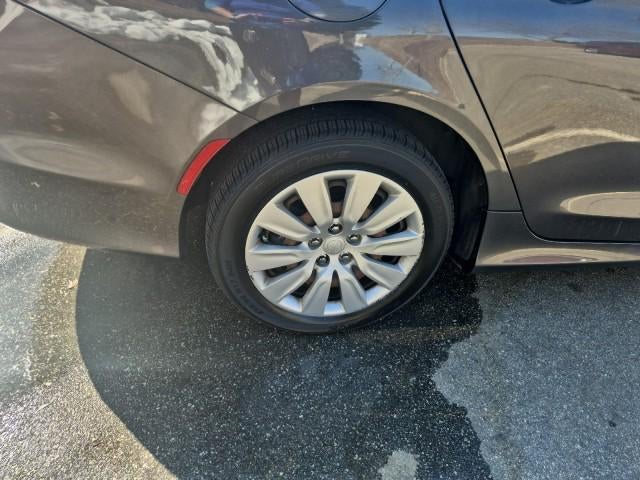 2015 Chrysler 200 LX