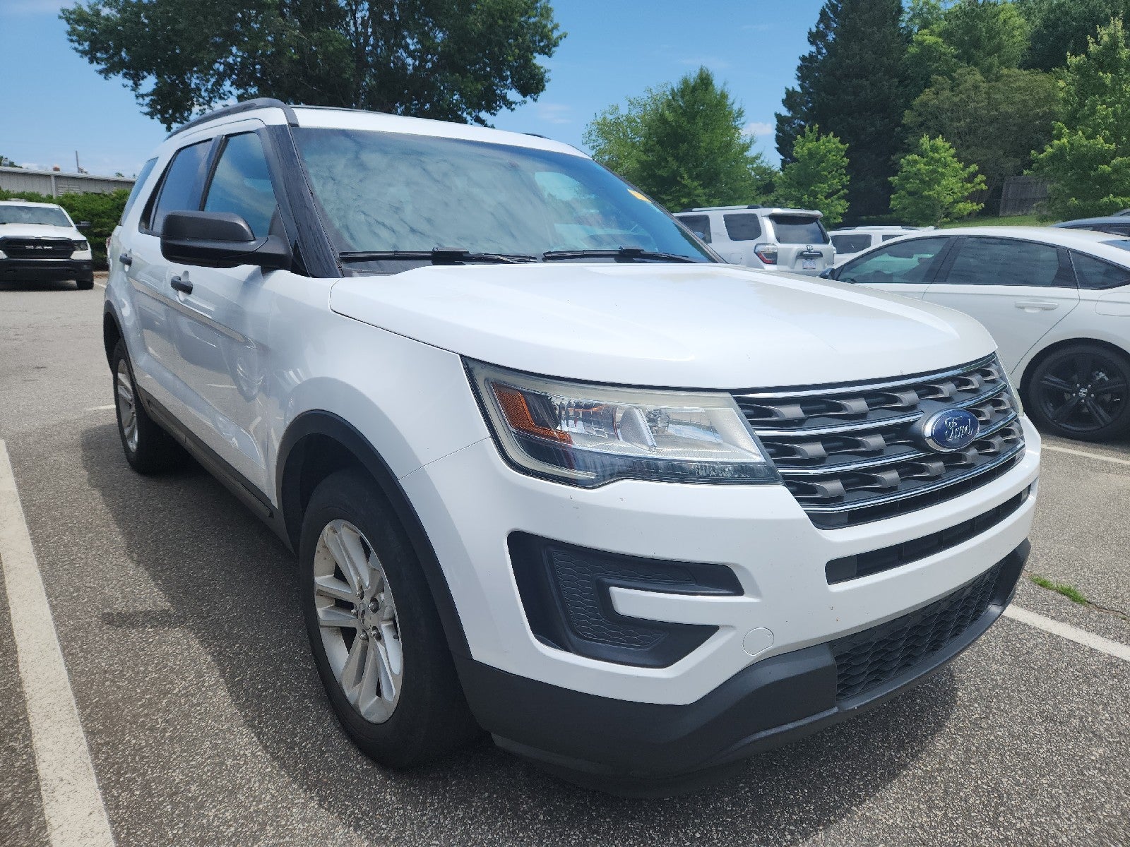 2017 Ford Explorer Base 4WD's photo