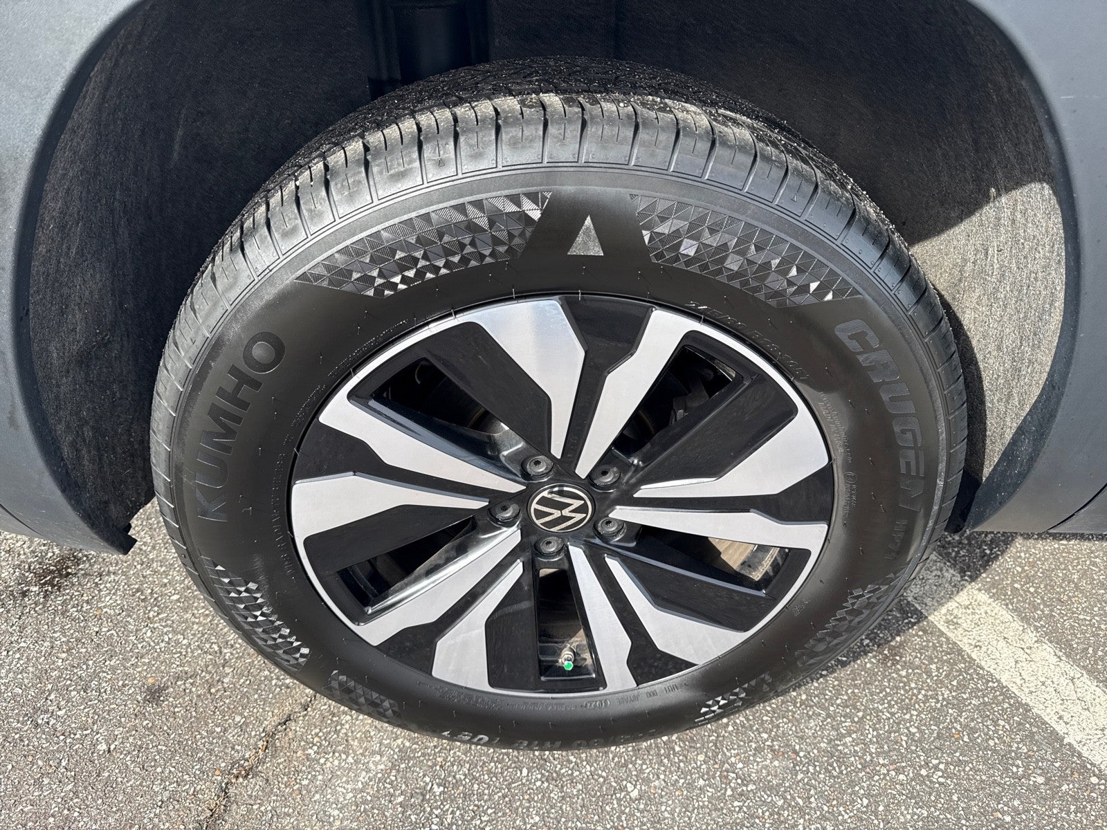 2024 Volkswagen Atlas 2.0T SE