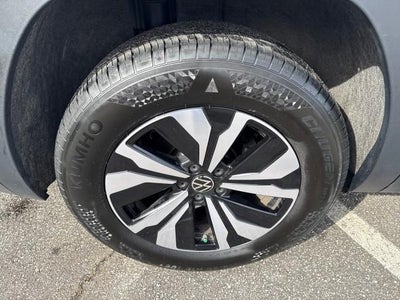 2024 Volkswagen Atlas 2.0T SE