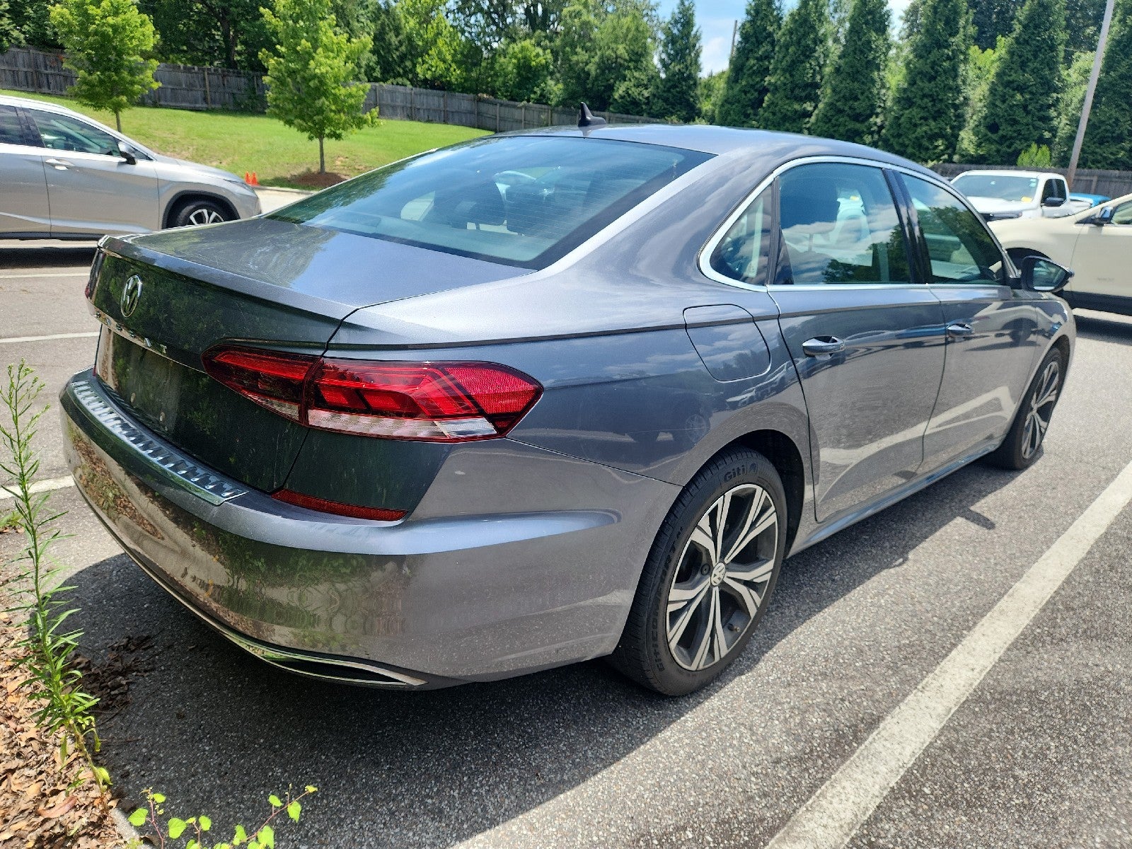 2022 Volkswagen Passat 2.0T SE