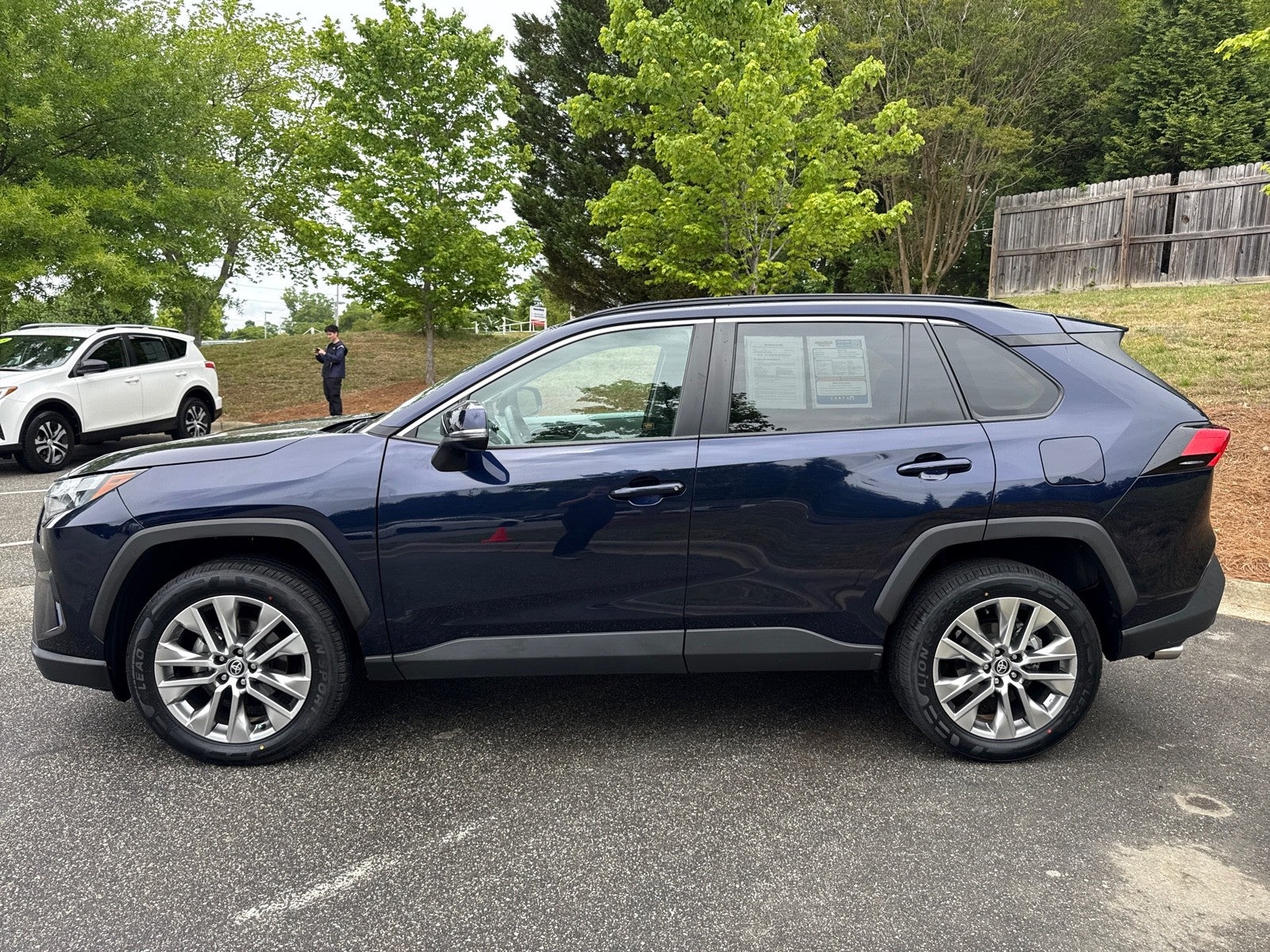 2022 Toyota RAV4 XLE Premium