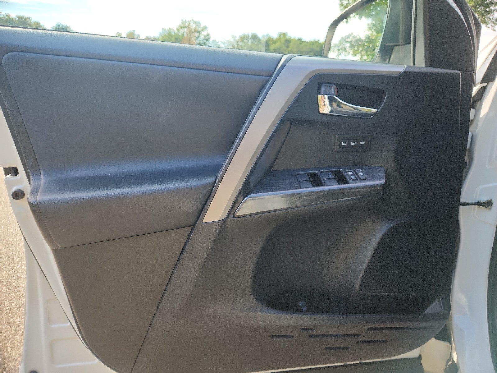 2017 Toyota RAV4 Platinum